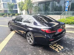 2021 BMW 5 Series 530Li Leading Luxury Package, чёрный — фото 11