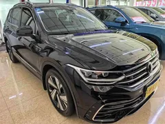2023 Volkswagen Tiguan L 380TSI AT 4WD R-Line 7-seat, чёрный — фото 3