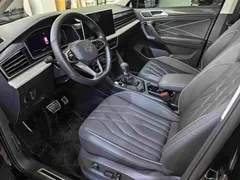 2023 Volkswagen Tiguan L 380TSI AT 4WD R-Line 7-seat, чёрный — фото 8