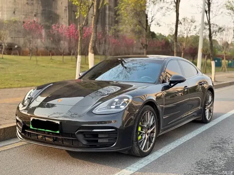 2023 Porsche Panamera New Energy modified Panamera 4 E-Hybrid Platinum 2.9T
