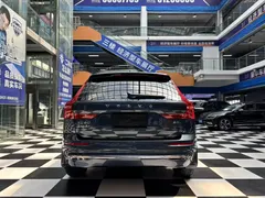 2022 Volvo XC60 4WD Luxury, синий — фото 16