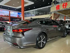 2021 Lexus LS 500h — фото 5