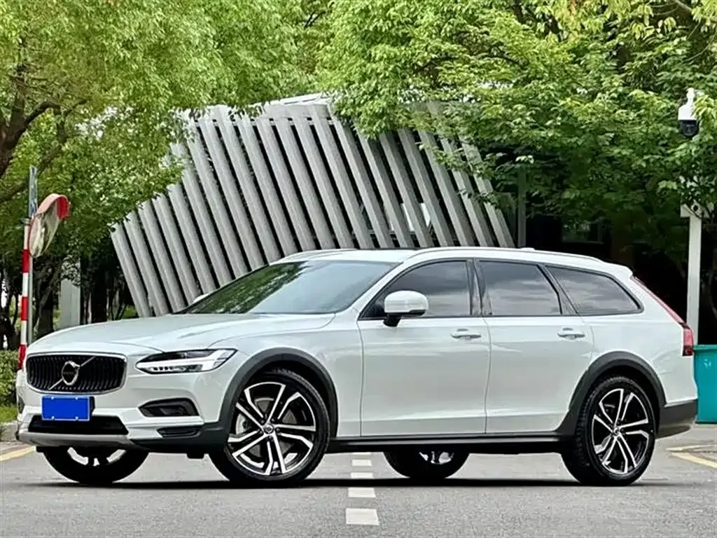 2021 Volvo V90 Cross Country B5 AWD Premium