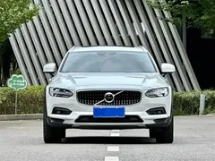 2021 Volvo V90 Cross Country B5 AWD Premium, белый — фото 2