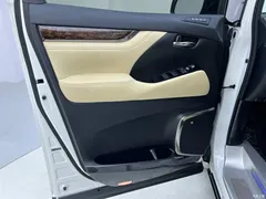 2021 Toyota Alphard Hybrid 2.5L Luxury — фото 16