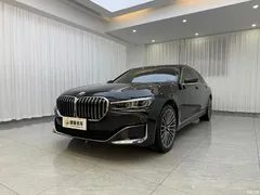 2021 BMW 7 Series 740Li Leading Luxury Package, чёрный — фото 1