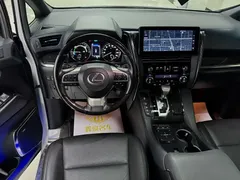 2020 Lexus LM 300h, белый — фото 9