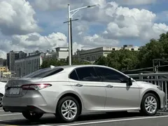 2021 Toyota Camry 2.0G Luxury — фото 9