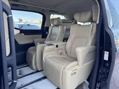 2021 Toyota Alphard Hybrid 2.5L Luxury, чёрный — фото 5