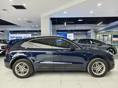 2021 Porsche Macan 2.0T, синий — фото 19