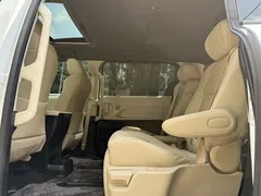 2023 Toyota Sienna 2.5L Hybrid Premium, белый — фото 7