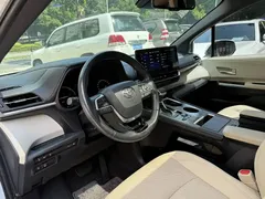 2023 Toyota Sienna 2.5L Hybrid Premium, белый — фото 9