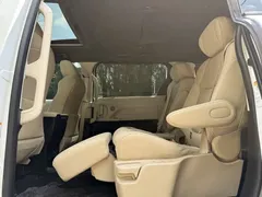 2023 Toyota Sienna 2.5L Hybrid Premium, белый — фото 10