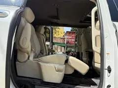 2023 Toyota Sienna 2.5L Hybrid Premium, белый — фото 12
