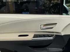 2023 Toyota Sienna 2.5L Hybrid Premium, белый — фото 13
