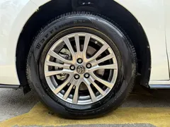 2023 Toyota Sienna 2.5L Hybrid Premium, белый — фото 17