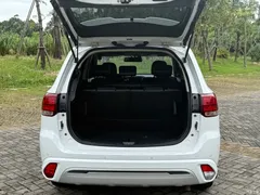2021 Mitsubishi Outlander 2.4L 4WD Enjoy 7 seats, белый — фото 7