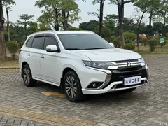 2021 Mitsubishi Outlander 2.4L 4WD Enjoy 7 seats, белый — фото 12