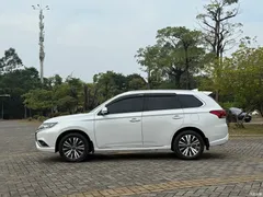 2021 Mitsubishi Outlander 2.4L 4WD Enjoy 7 seats, белый — фото 13