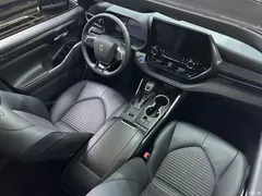 2022 Toyota Crown Kluger 2.5L HEV 4WD Premium — фото 11