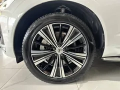 2023 Volvo XC60 Hybrid T8 PHEV 4WD Luxury, белый — фото 9