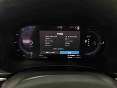 2023 Volvo XC60 Hybrid T8 PHEV 4WD Luxury, белый — фото 20