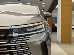 2023 BYD Destroyer 05 Champion DM-i PHEV 55km Luxury — фото 2