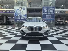 2022 BMW X1 Premium, белый — фото 2