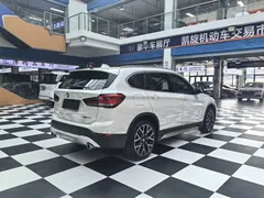 2022 BMW X1 Premium, белый — фото 6