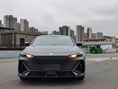 2023 Changan UNI-V iDD 1.5T 113km PHEV — фото 2