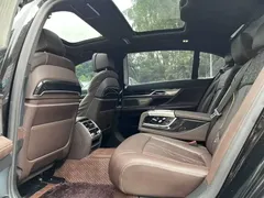 2021 BMW 7 Series 730Li M Sport Package, чёрный — фото 7