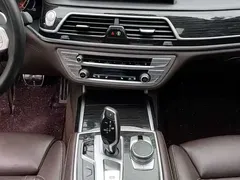 2021 BMW 7 Series 730Li M Sport Package, чёрный — фото 11