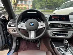 2021 BMW 7 Series 730Li M Sport Package, чёрный — фото 12