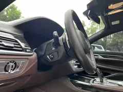 2021 BMW 7 Series 730Li M Sport Package, чёрный — фото 16