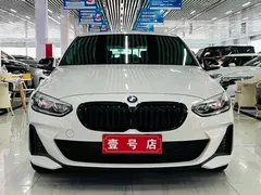 2022 BMW 1 Series 120i M Sport, белый — фото 2
