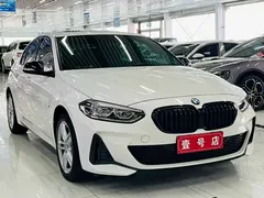 2022 BMW 1 Series 120i M Sport, белый — фото 3