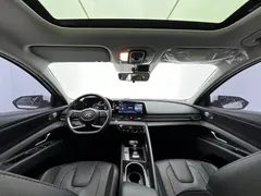 2021 Hyundai Elantra 1.5L CVT LUX Premium, белый — фото 12