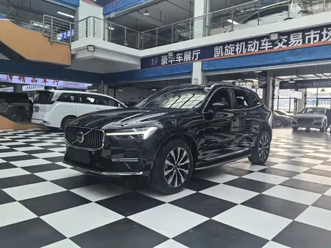 2023 Volvo XC60 4WD Luxury