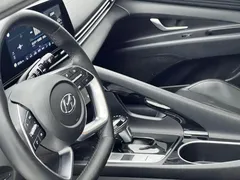 2021 Hyundai Elantra 1.5L CVT LUX Premium, белый — фото 7