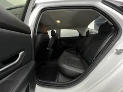 2021 Hyundai Elantra 1.5L CVT LUX Premium, белый — фото 14