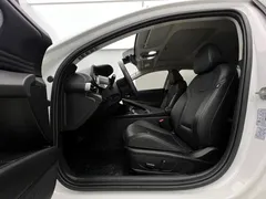2021 Hyundai Elantra 1.5L CVT LUX Premium, белый — фото 17