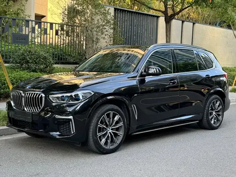 2022 BMW X5 xDrive 30Li M