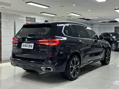 2022 BMW X5 40Li Premium M Sport Package, чёрный — фото 6