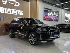 2023 Audi Q7 55 TFSI quattro S line, чёрный — фото 3