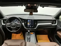 2021 Volvo XC60 T5 4WD Zhiyi Luxury — фото 17