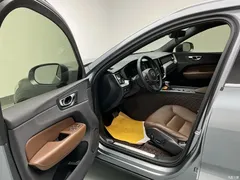2021 Volvo XC60 T5 4WD Zhiyi Luxury — фото 18