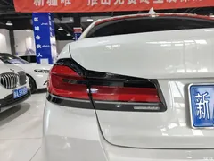 2022 BMW 5 Series Modified 2 525Li M Sports Package, белый — фото 17