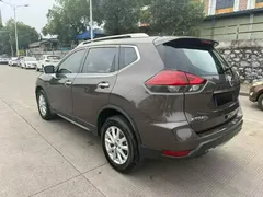 2021 Nissan X-Trail 2.0L CVT 2WD XL ITS Comfort — фото 4