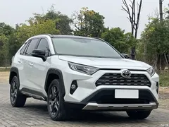 2022 Toyota RAV4 2.0L CVT 4WD Premium, белый — фото 4