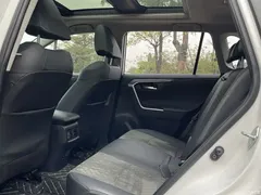 2022 Toyota RAV4 2.0L CVT 4WD Premium, белый — фото 7